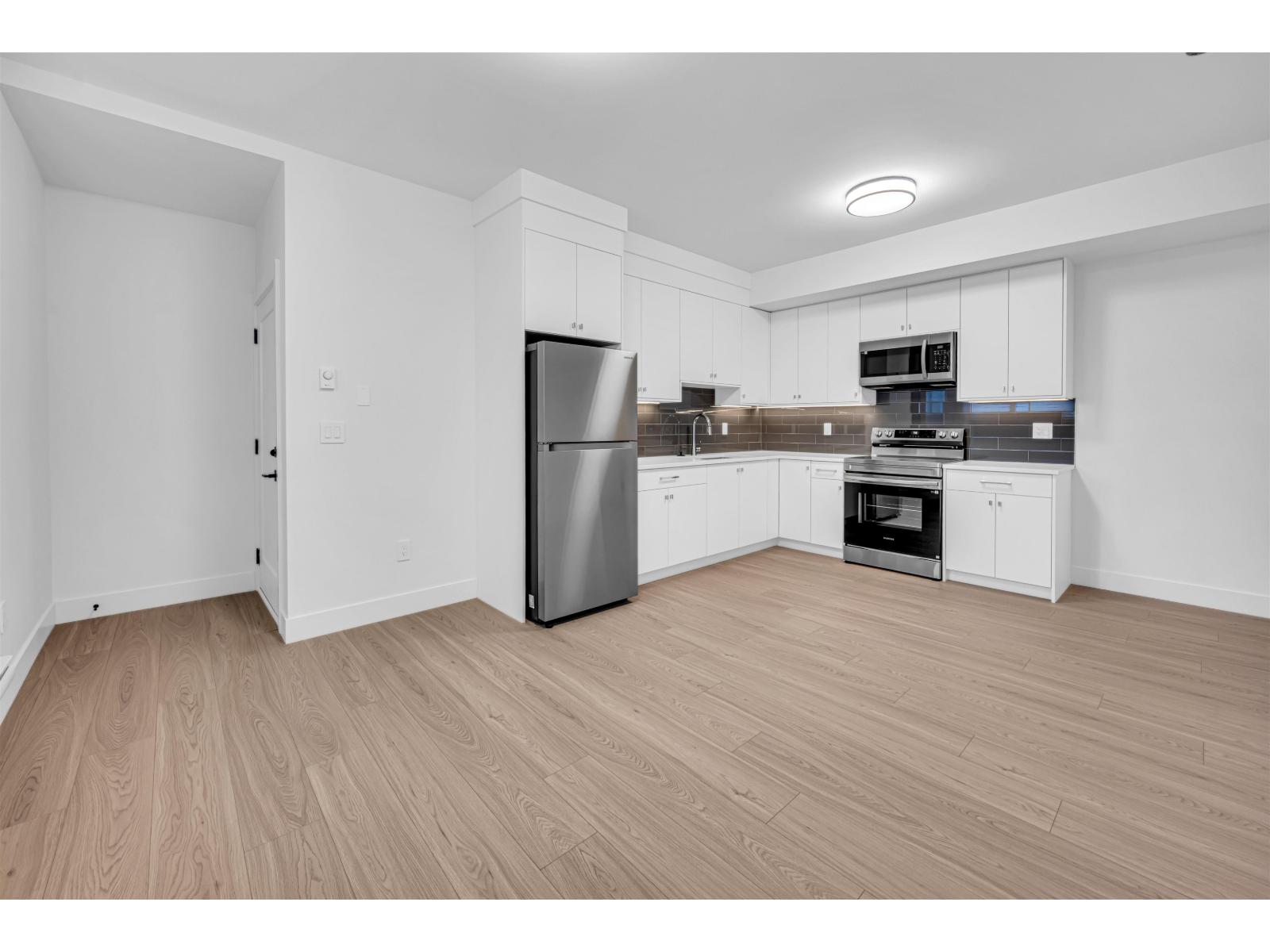 6911 205 Street Property Photo 38