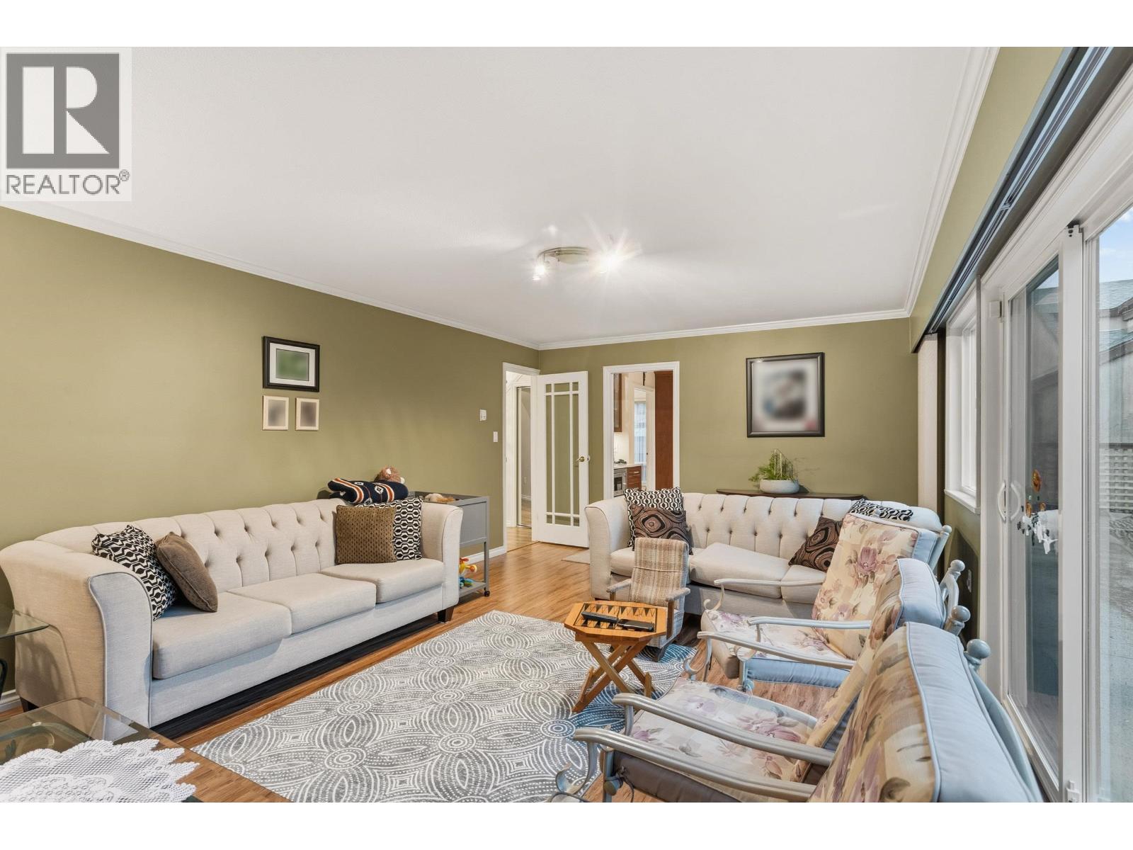 4729 Canada Way Property Photo 1