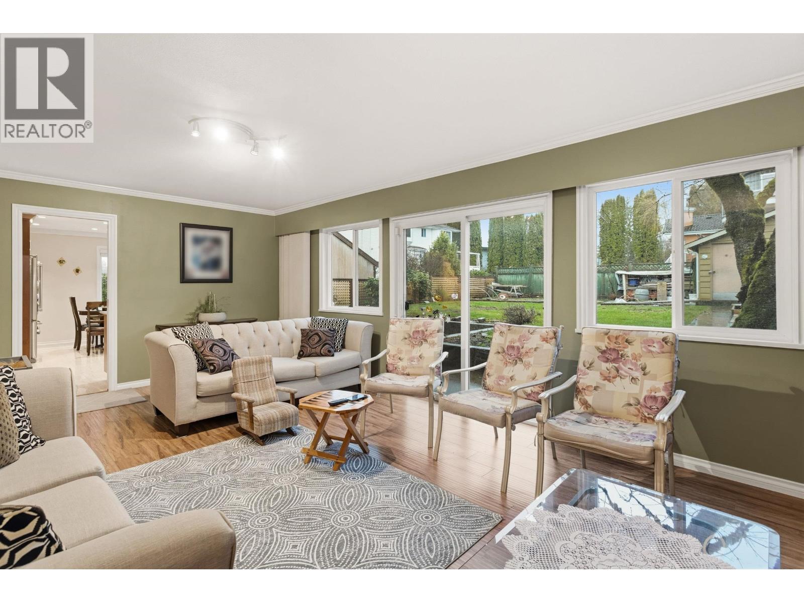 4729 Canada Way Property Photo 5