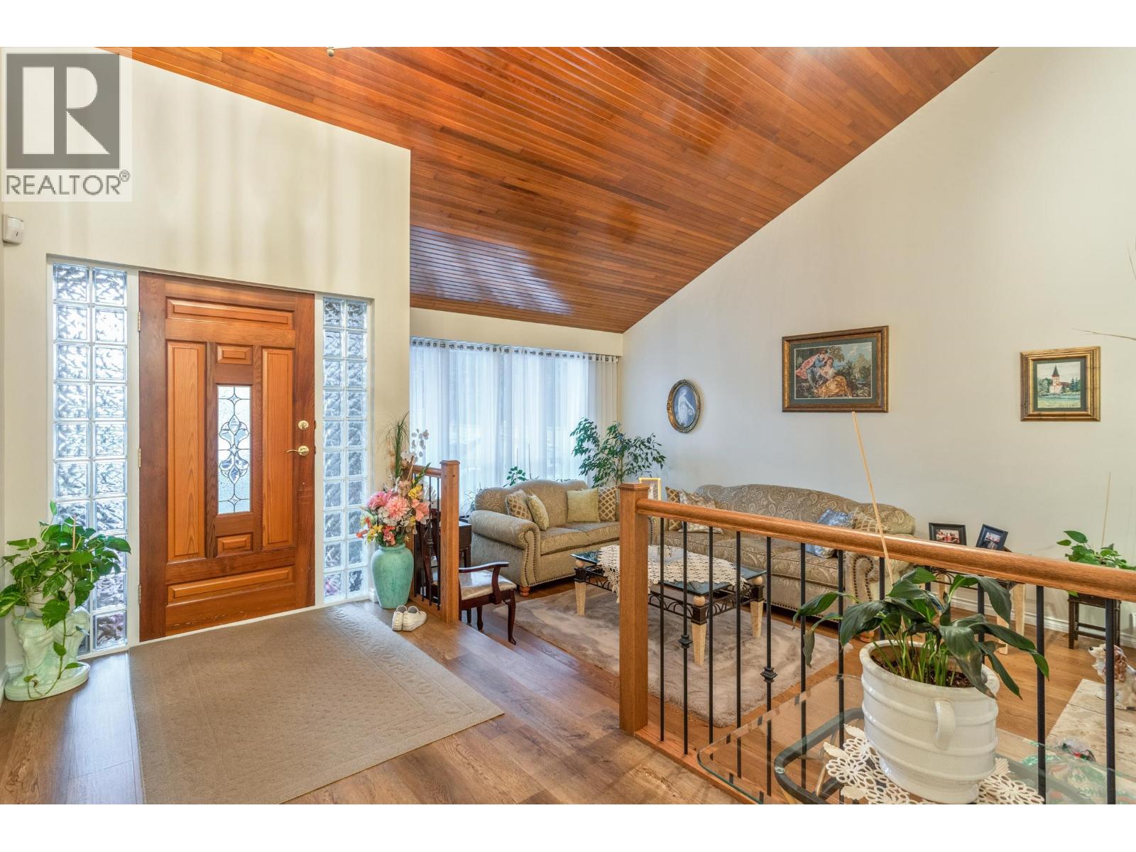 4729 Canada Way Property Photo 14