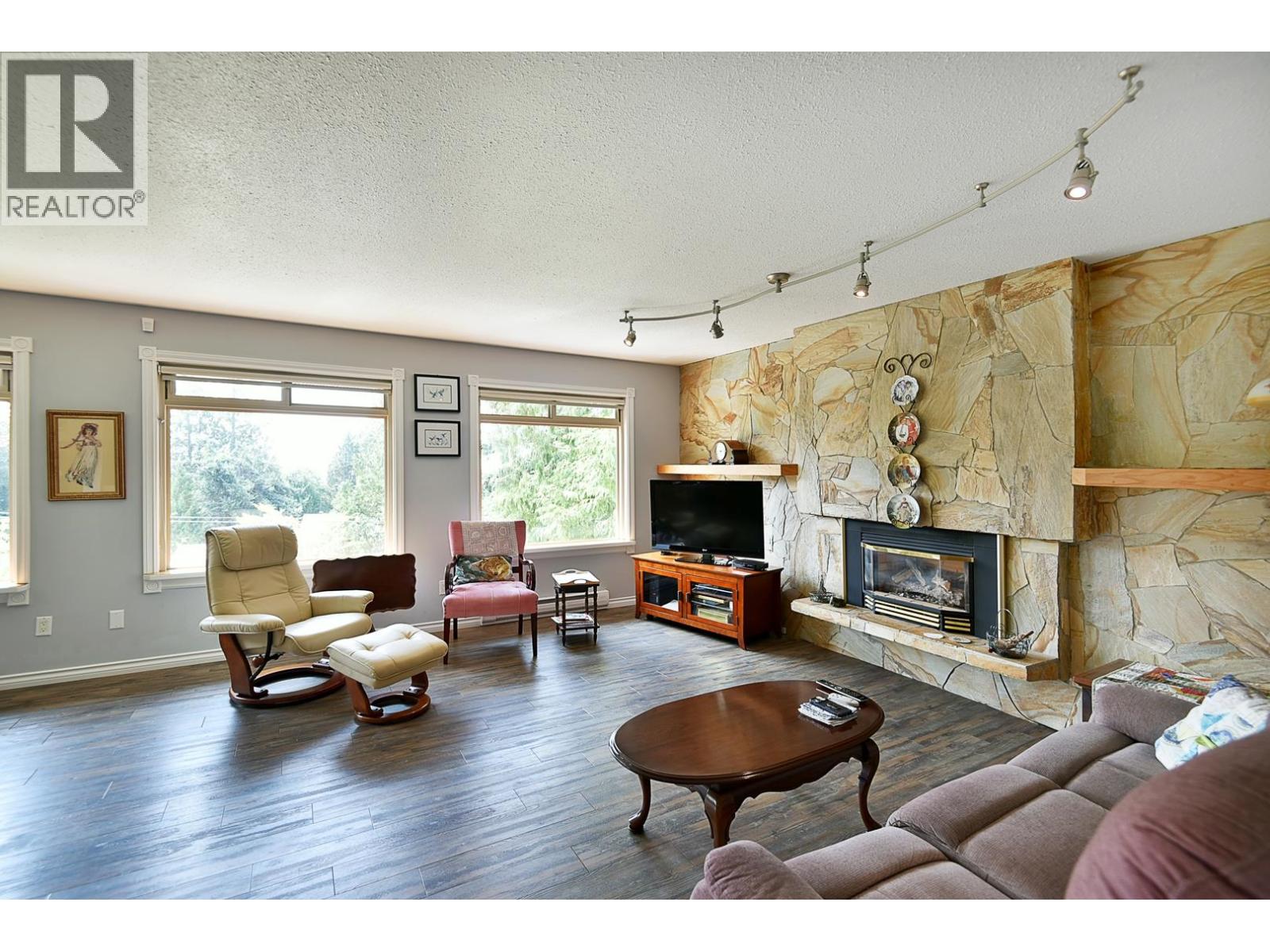 6450 JASPER ROAD Property Photo 1