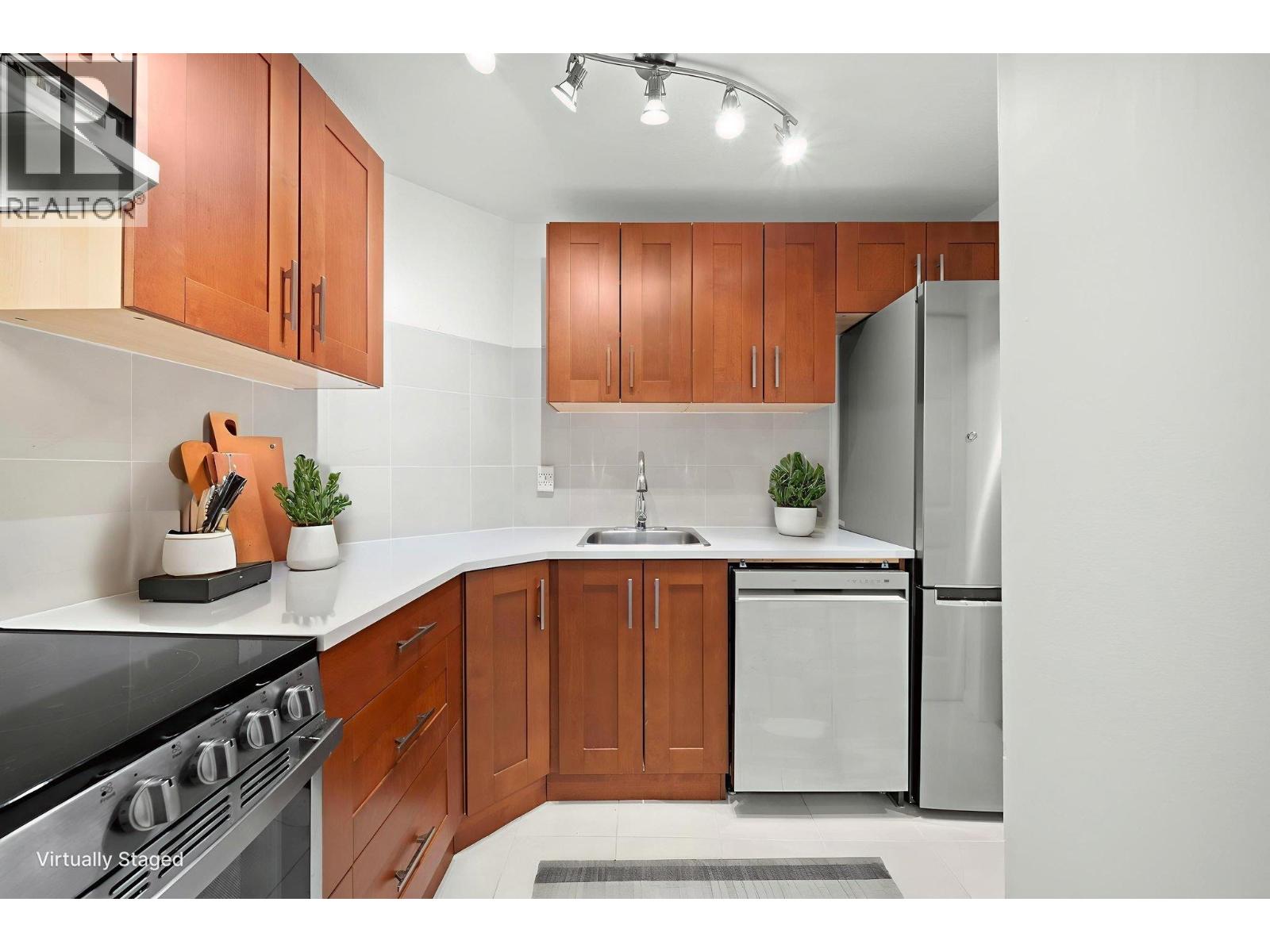 213 436 Seventh Street Property Photo 5