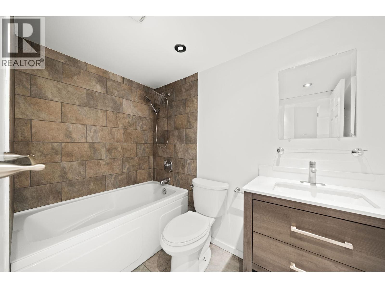 213 436 Seventh Street Property Photo 18