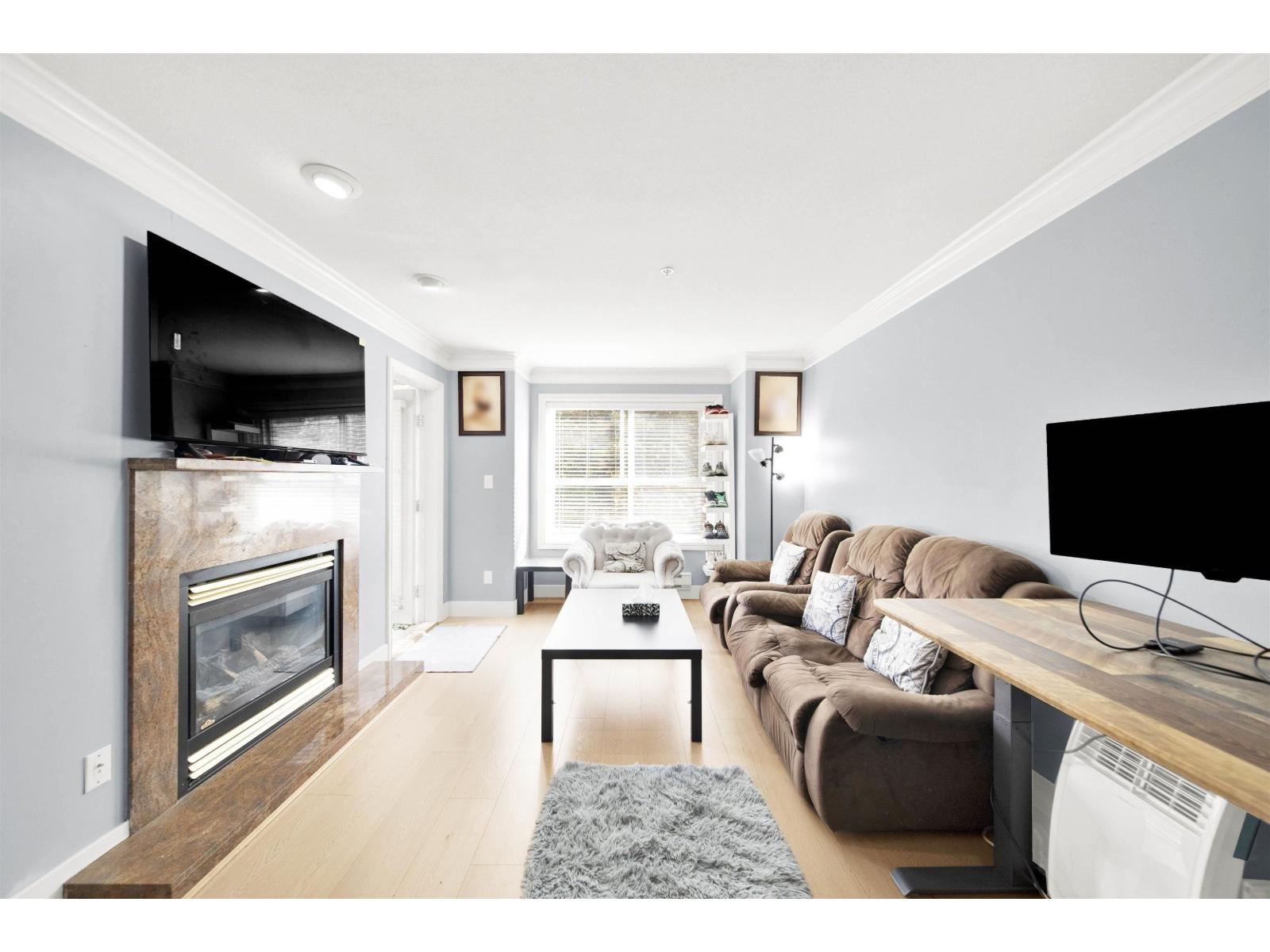 210 8115 121a Street Property Photo 5