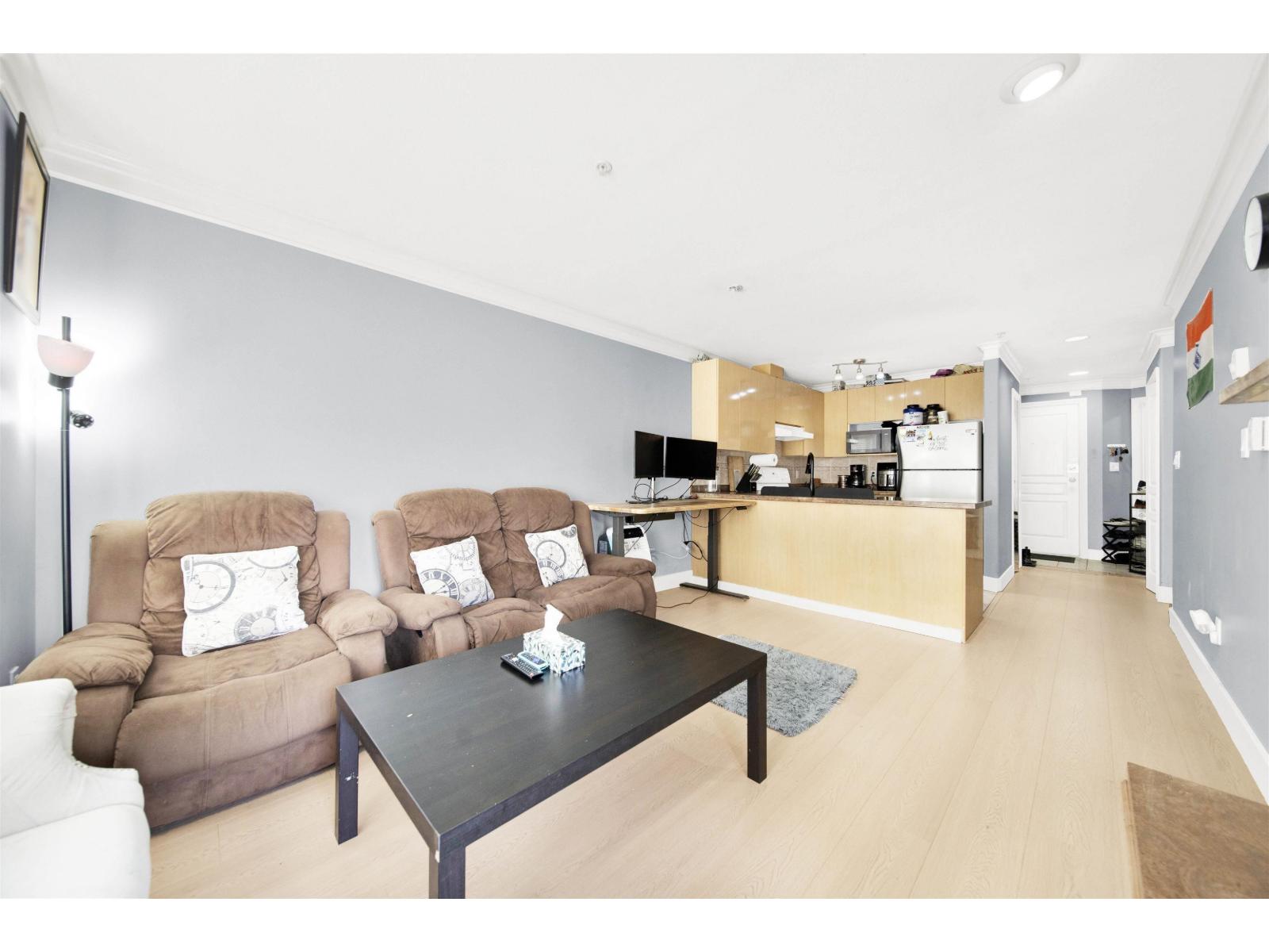 210 8115 121a Street Property Photo 7