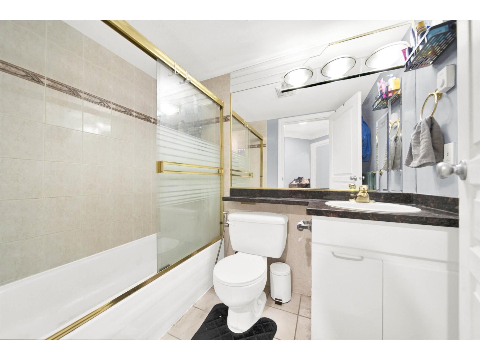 210 8115 121a Street Property Photo 15