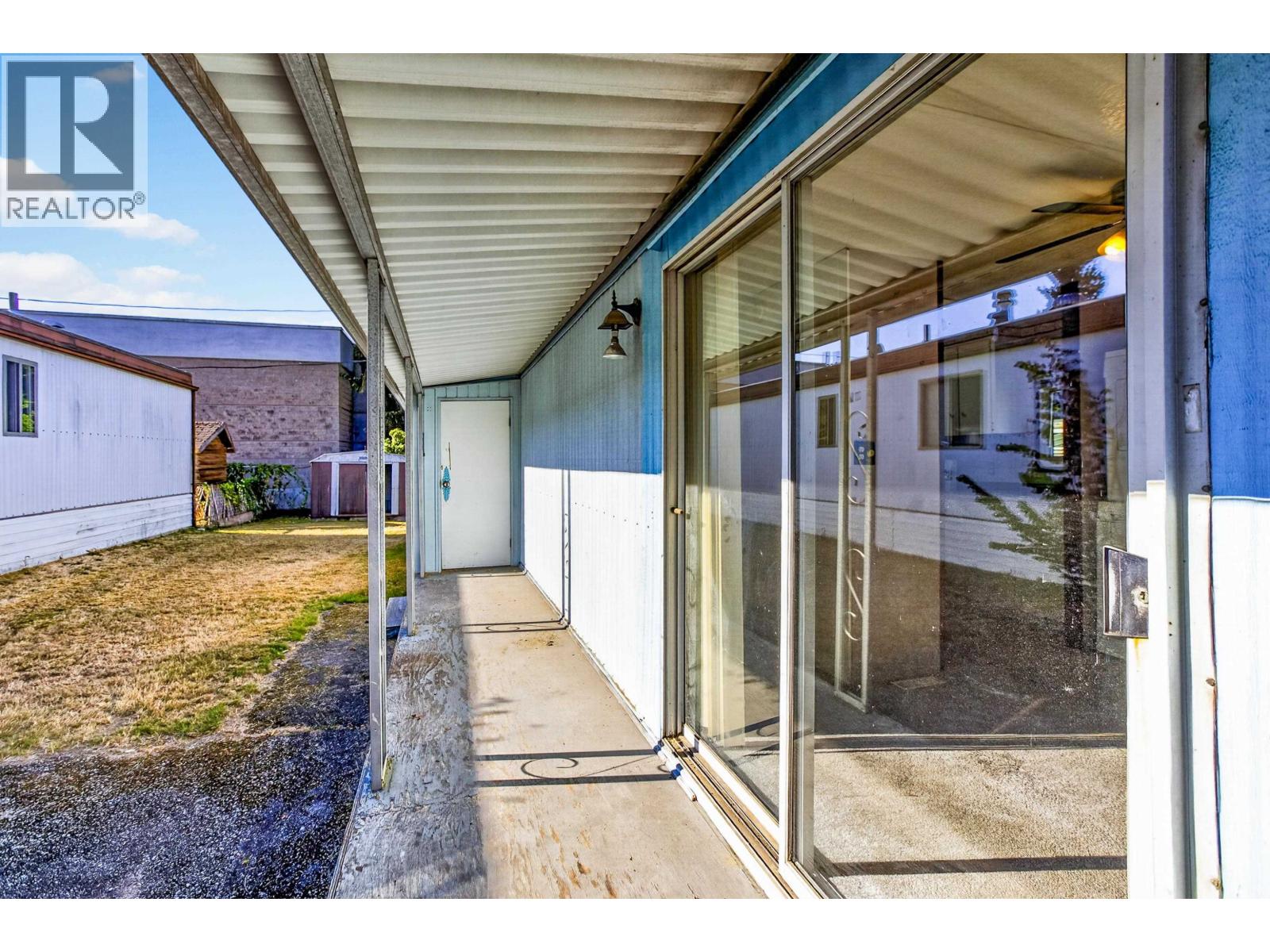 14 21163 Lougheed Highway Property Photo 4