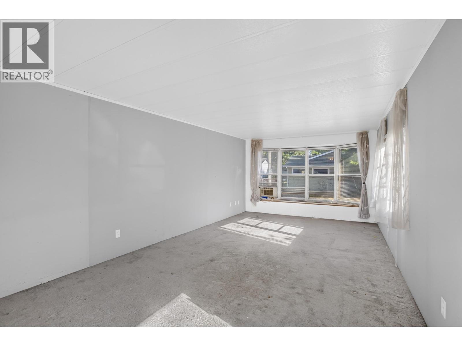 14 21163 Lougheed Highway Property Photo 5