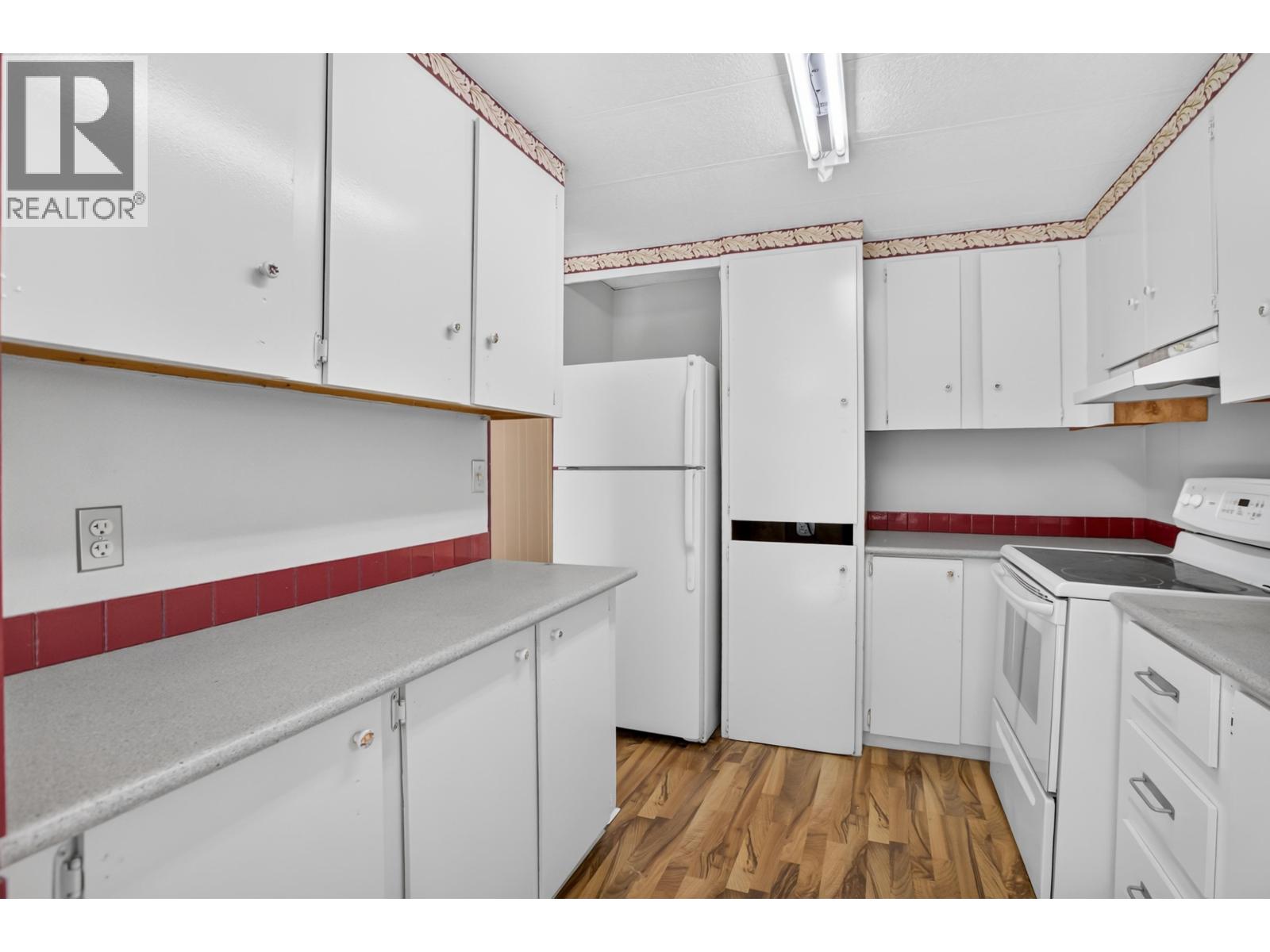 14 21163 Lougheed Highway Property Photo 12