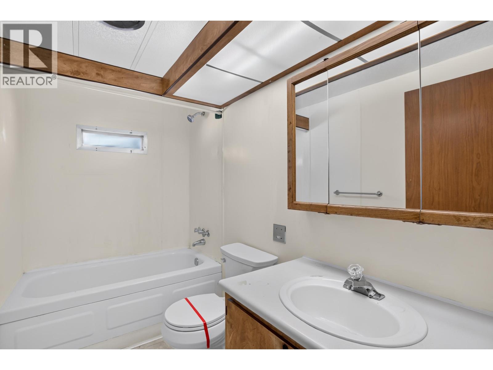 14 21163 Lougheed Highway Property Photo 17