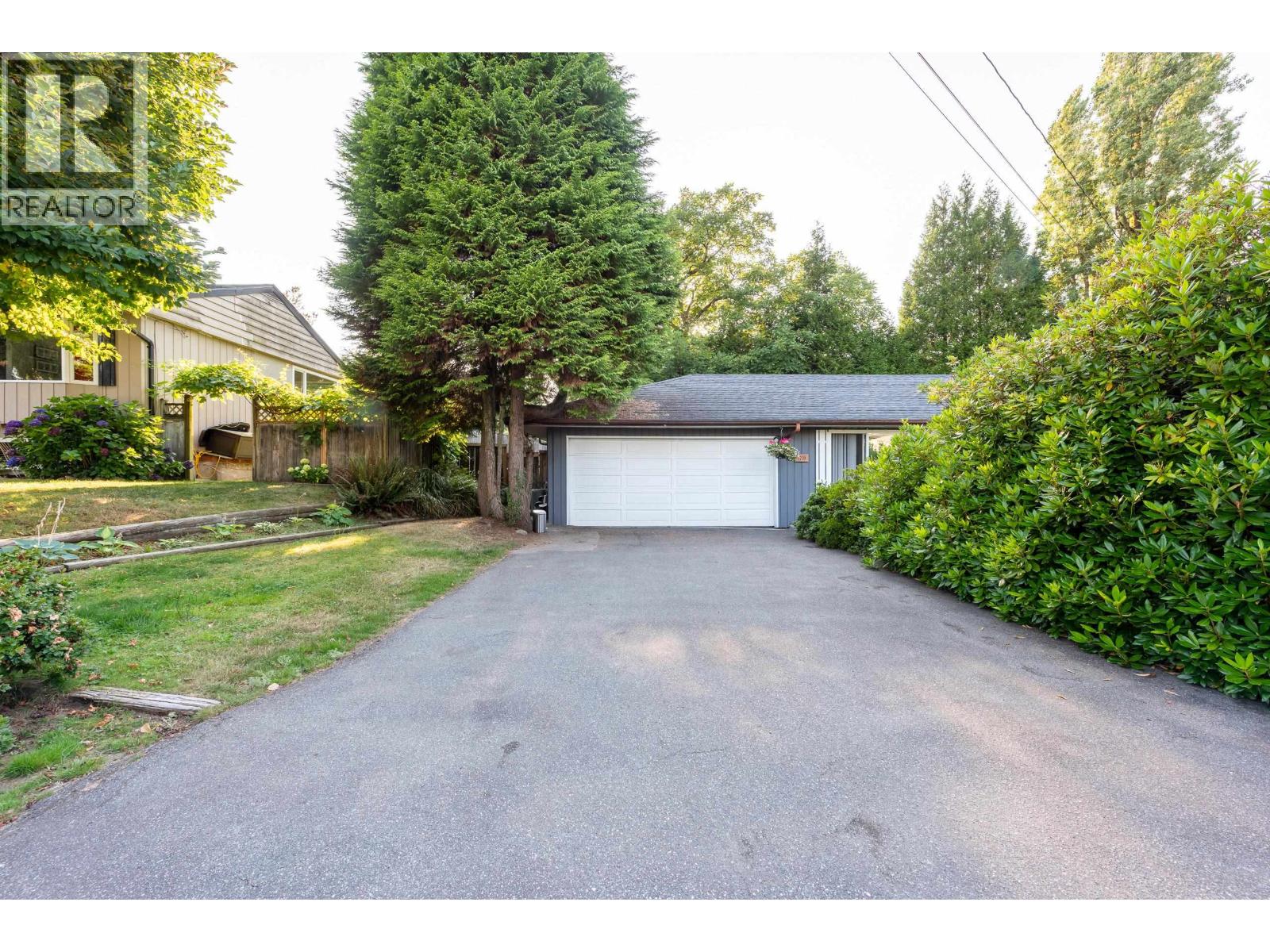 1209 RIDGE COURT