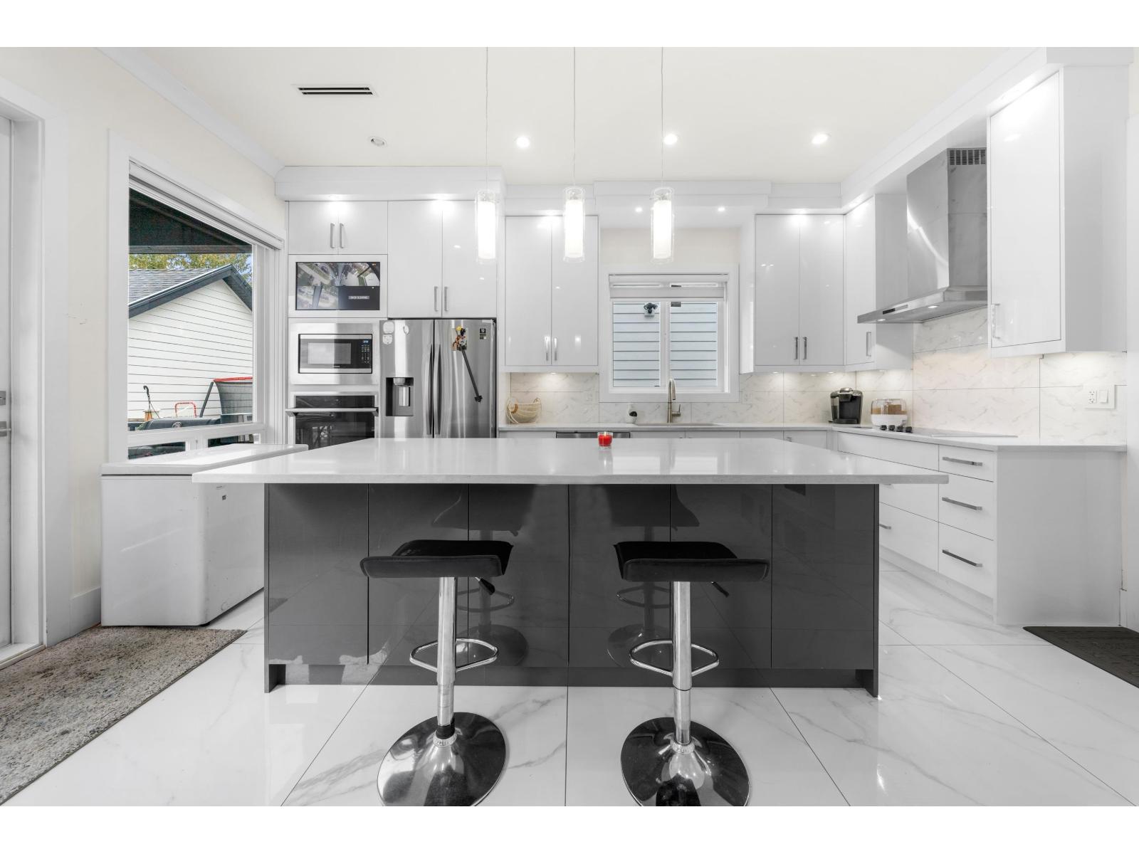 6021 128a Street Property Photo 10