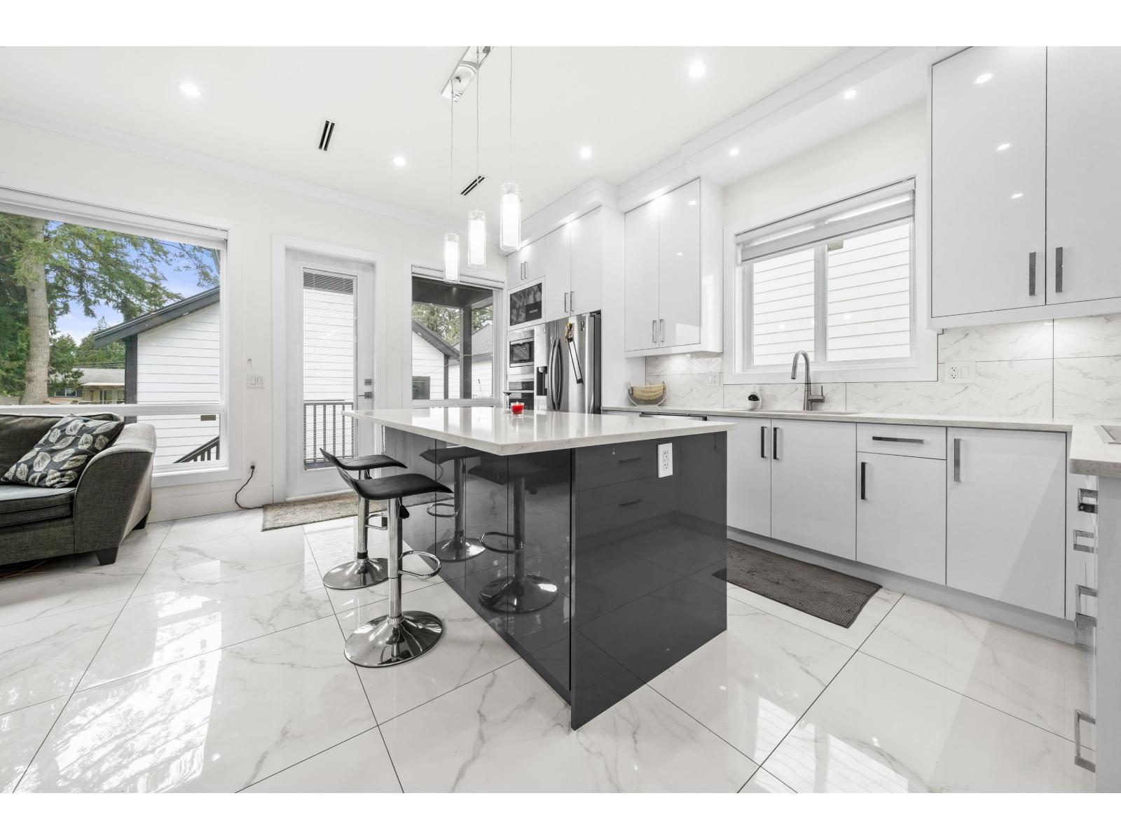 6021 128a Street Property Photo 12