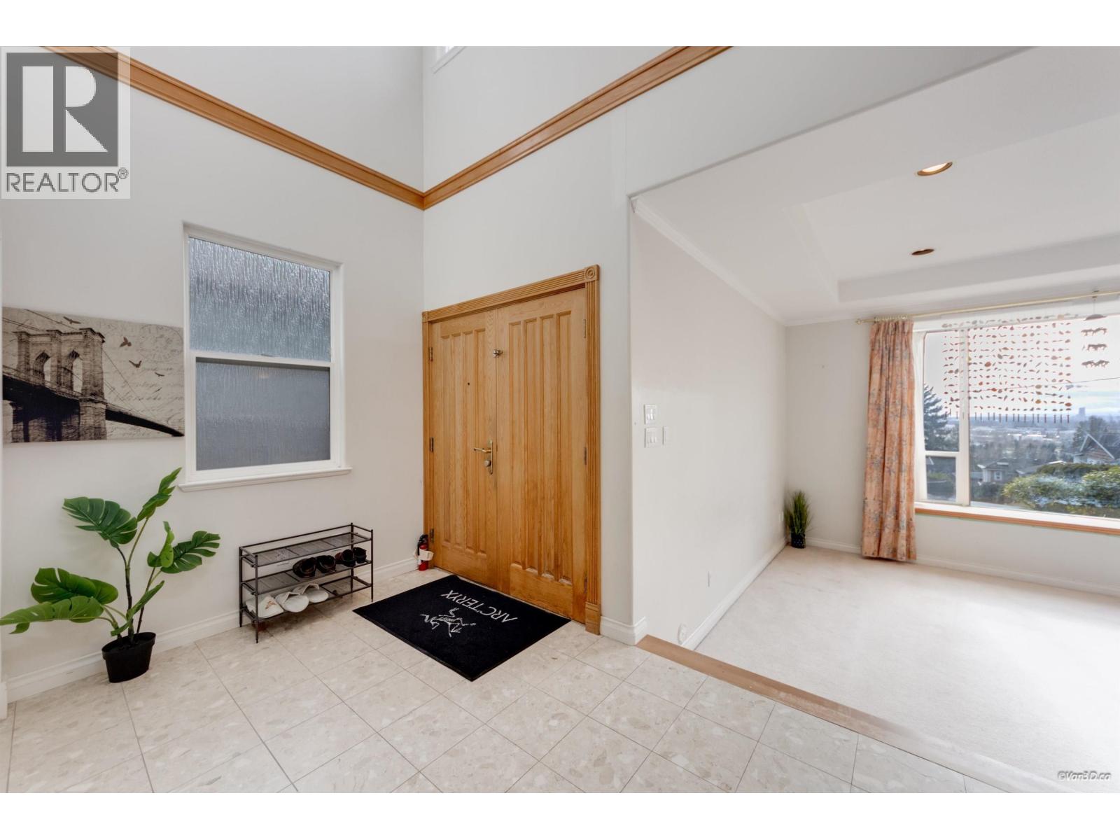 5177 Carson Street Property Photo 4