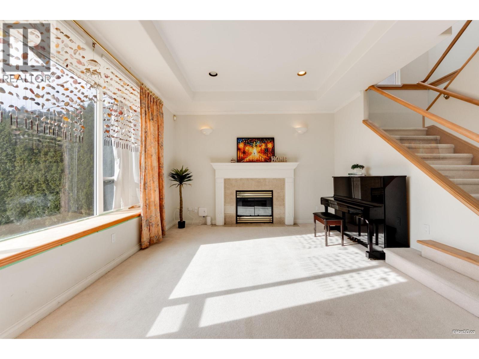 5177 Carson Street Property Photo 5
