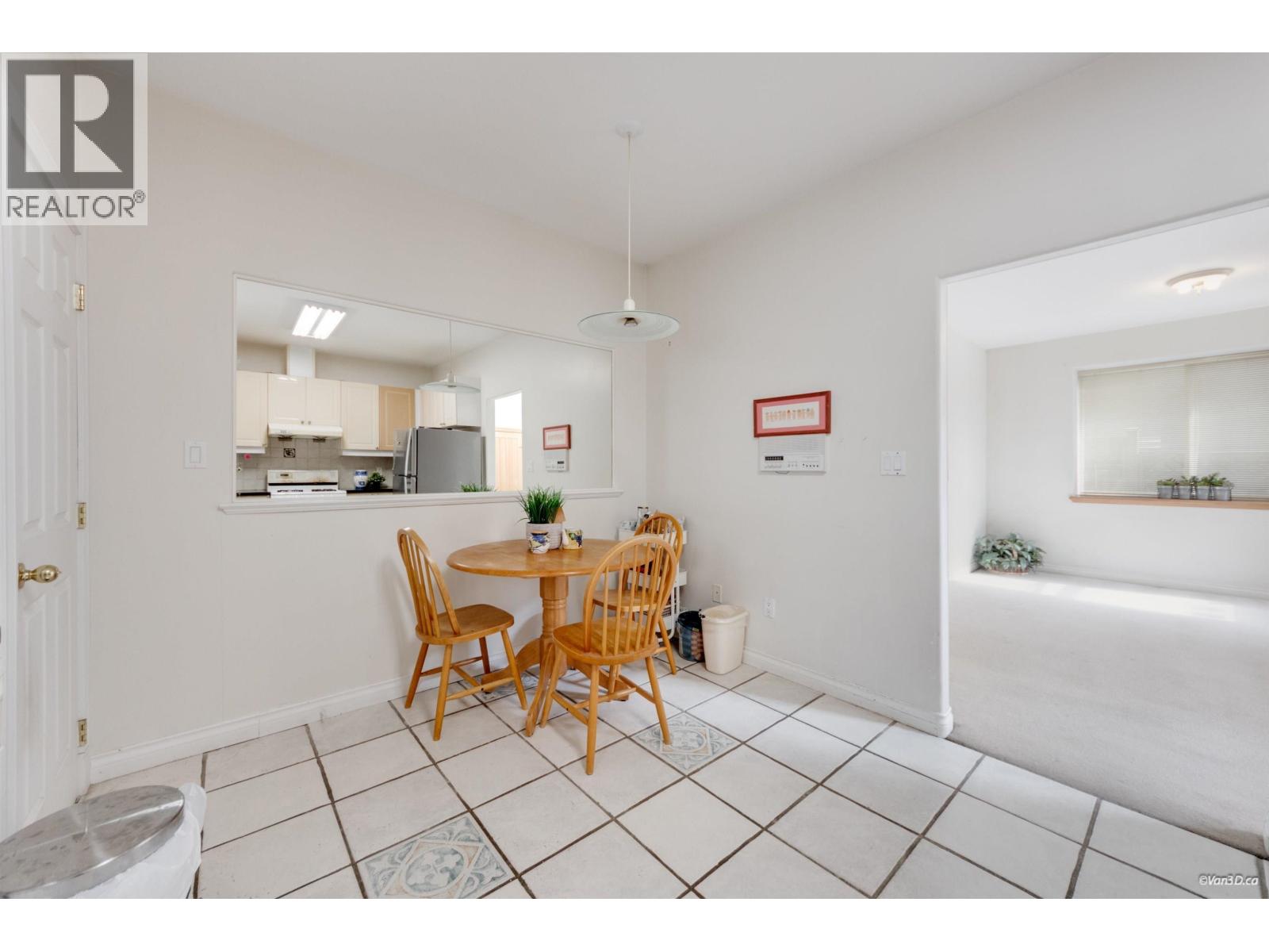 5177 Carson Street Property Photo 11