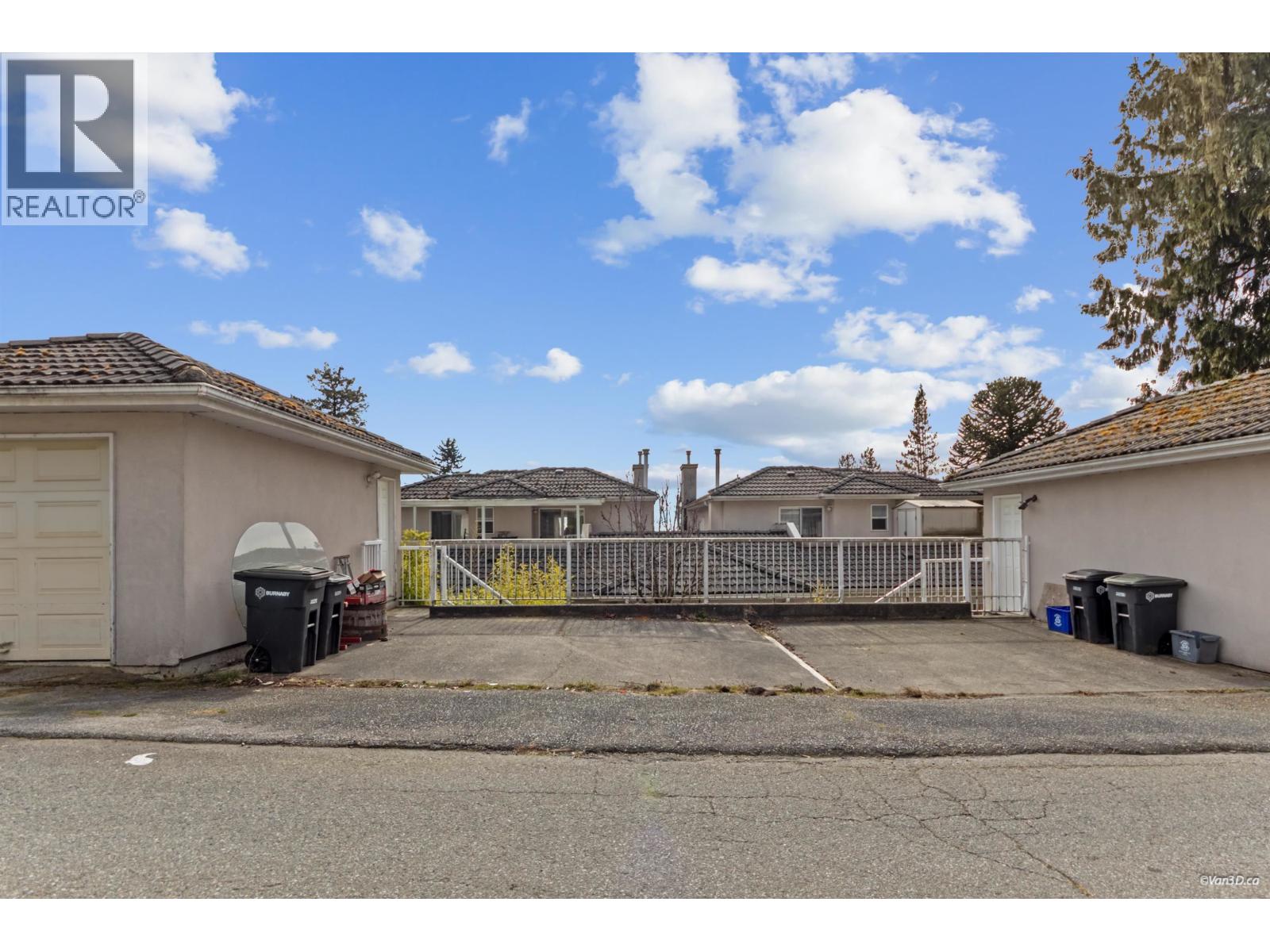 5177 Carson Street Property Photo 29