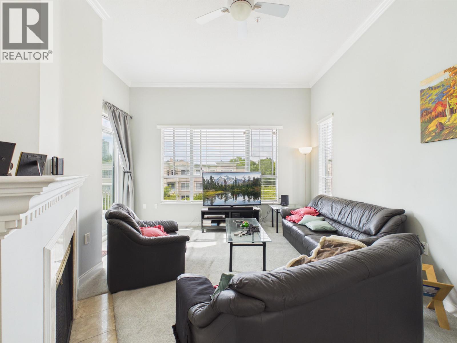411 2995 Princess Crescent Property Photo 5