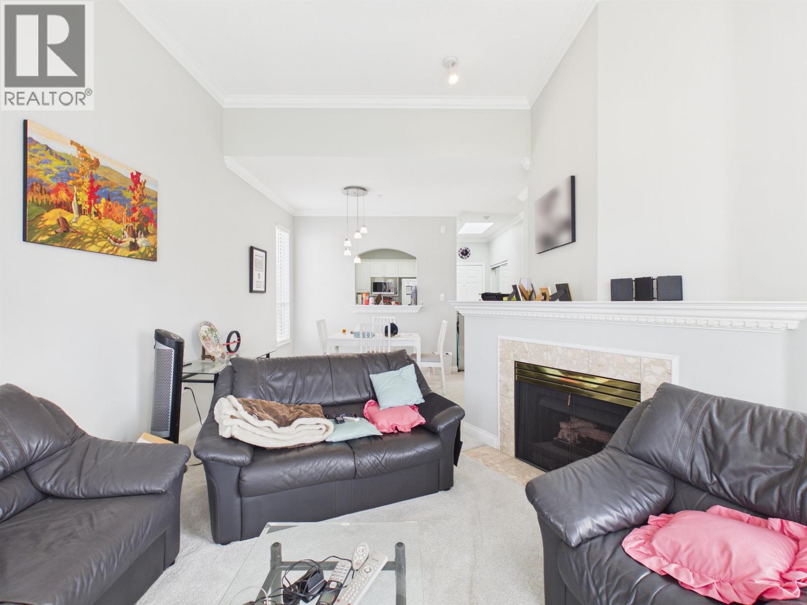 411 2995 Princess Crescent Property Photo 6