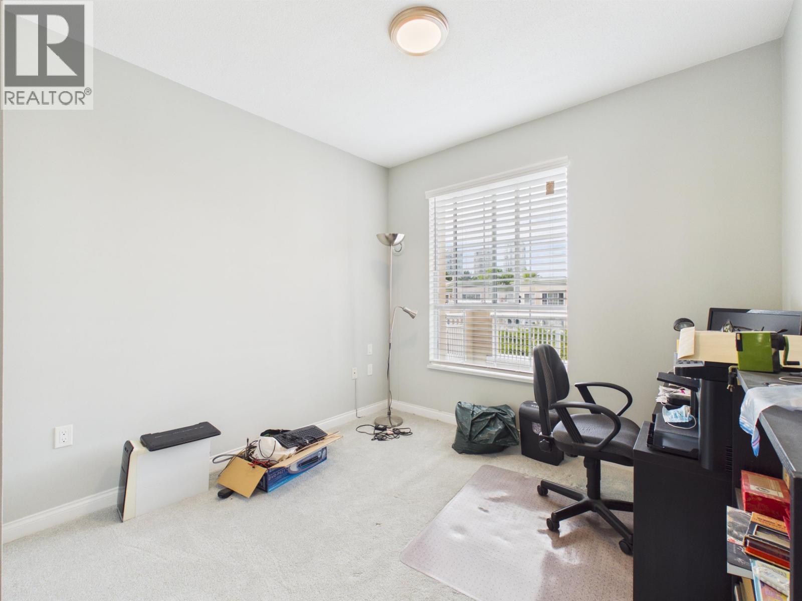 411 2995 Princess Crescent Property Photo 10