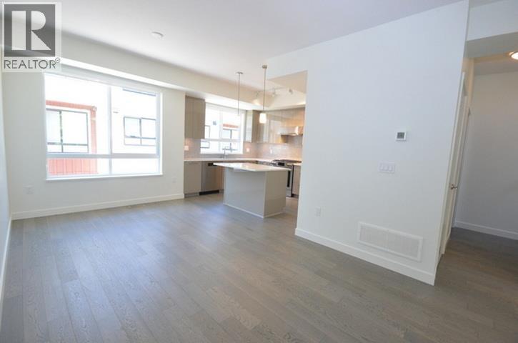 28 10233 River Drive Property Photo 5