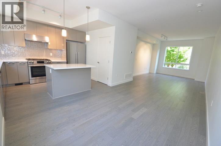 28 10233 River Drive Property Photo 6