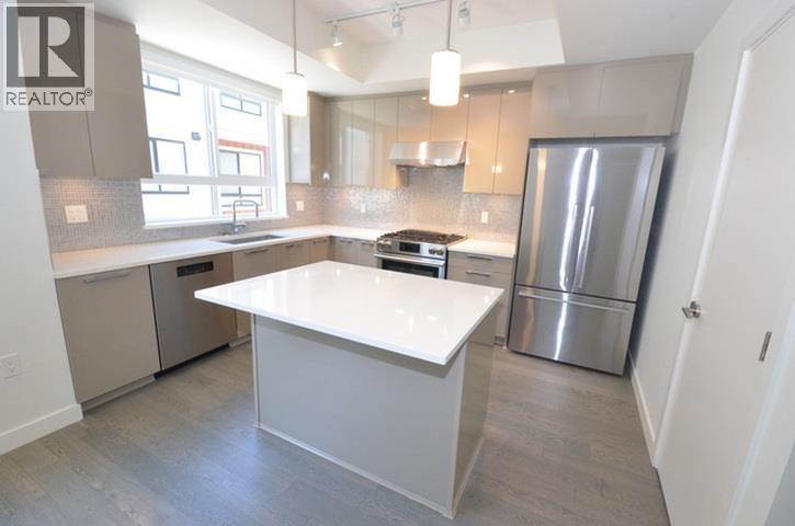 28 10233 River Drive Property Photo 7