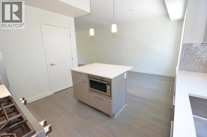 28 10233 River Drive Property Photo 8
