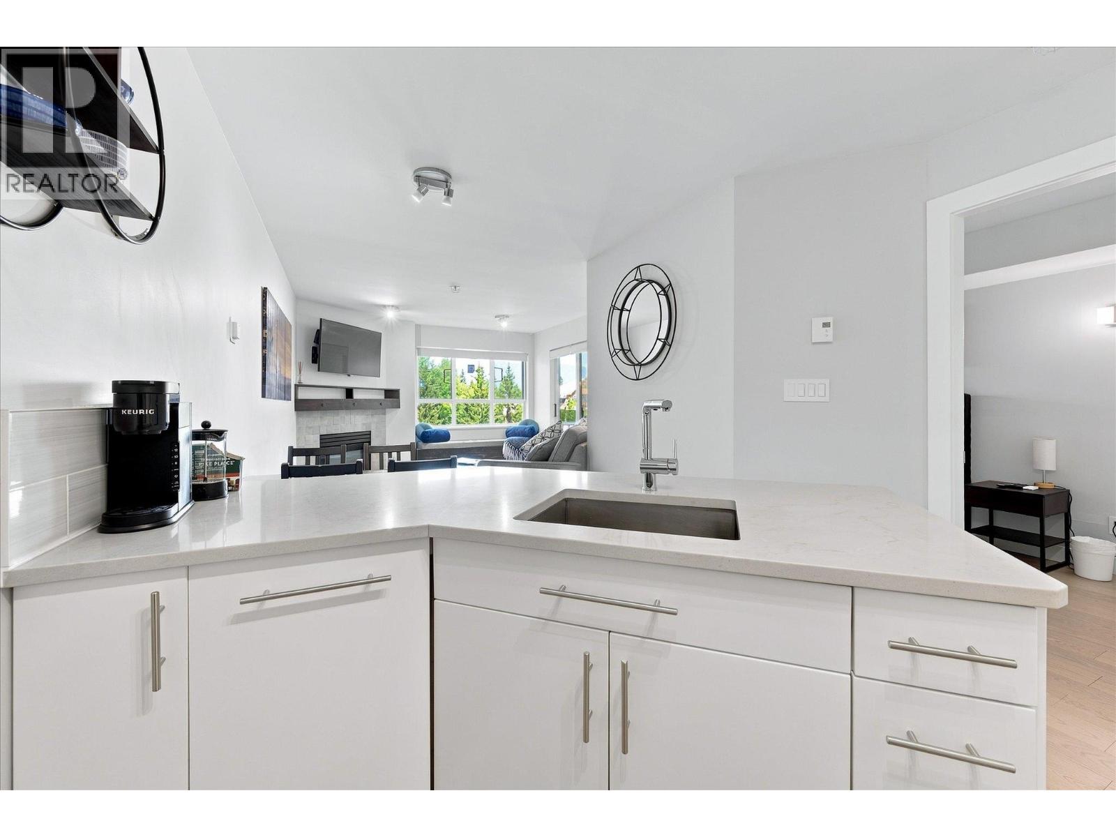 252 4340 Lorimer Road Property Photo 11