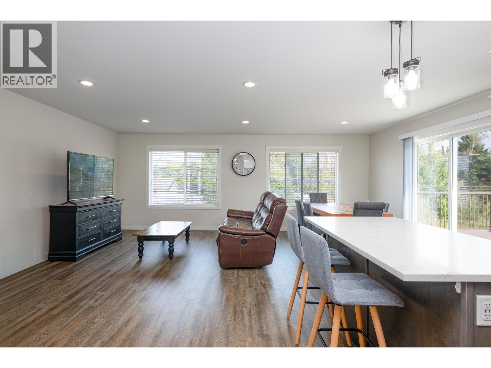 1253 N Blackburn Road Property Photo 3