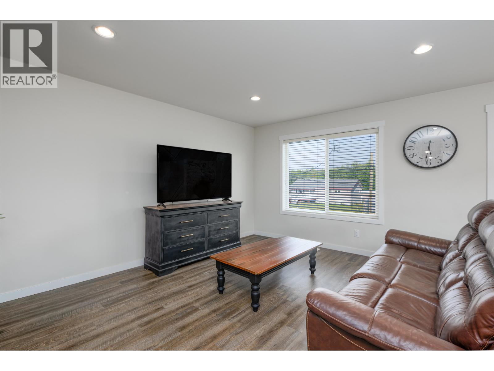 1253 N Blackburn Road Property Photo 14