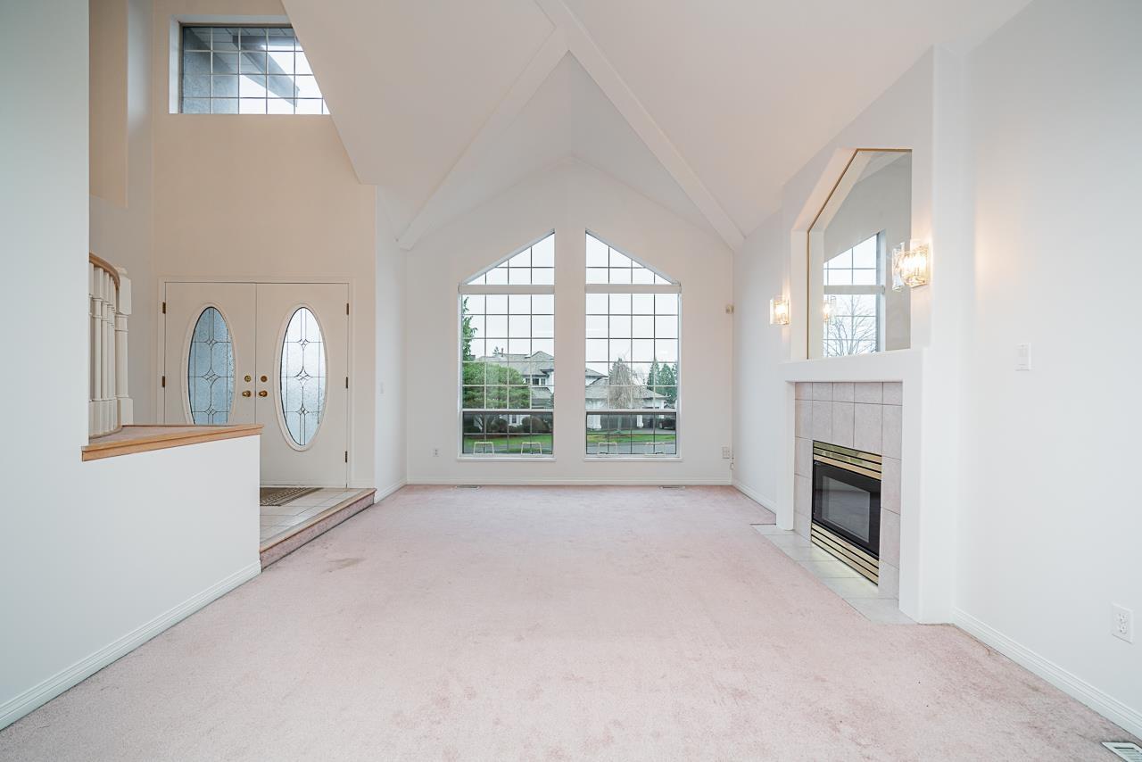 17072 103 Avenue Property Photo 4