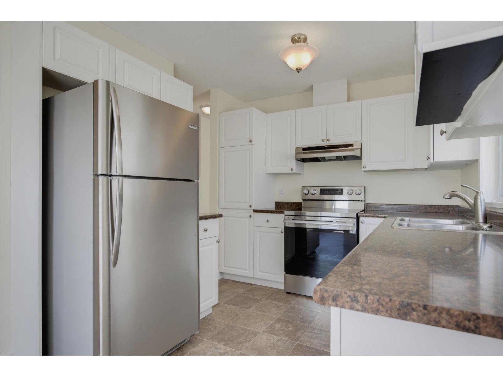 8 21928 48 Avenue Property Photo 5