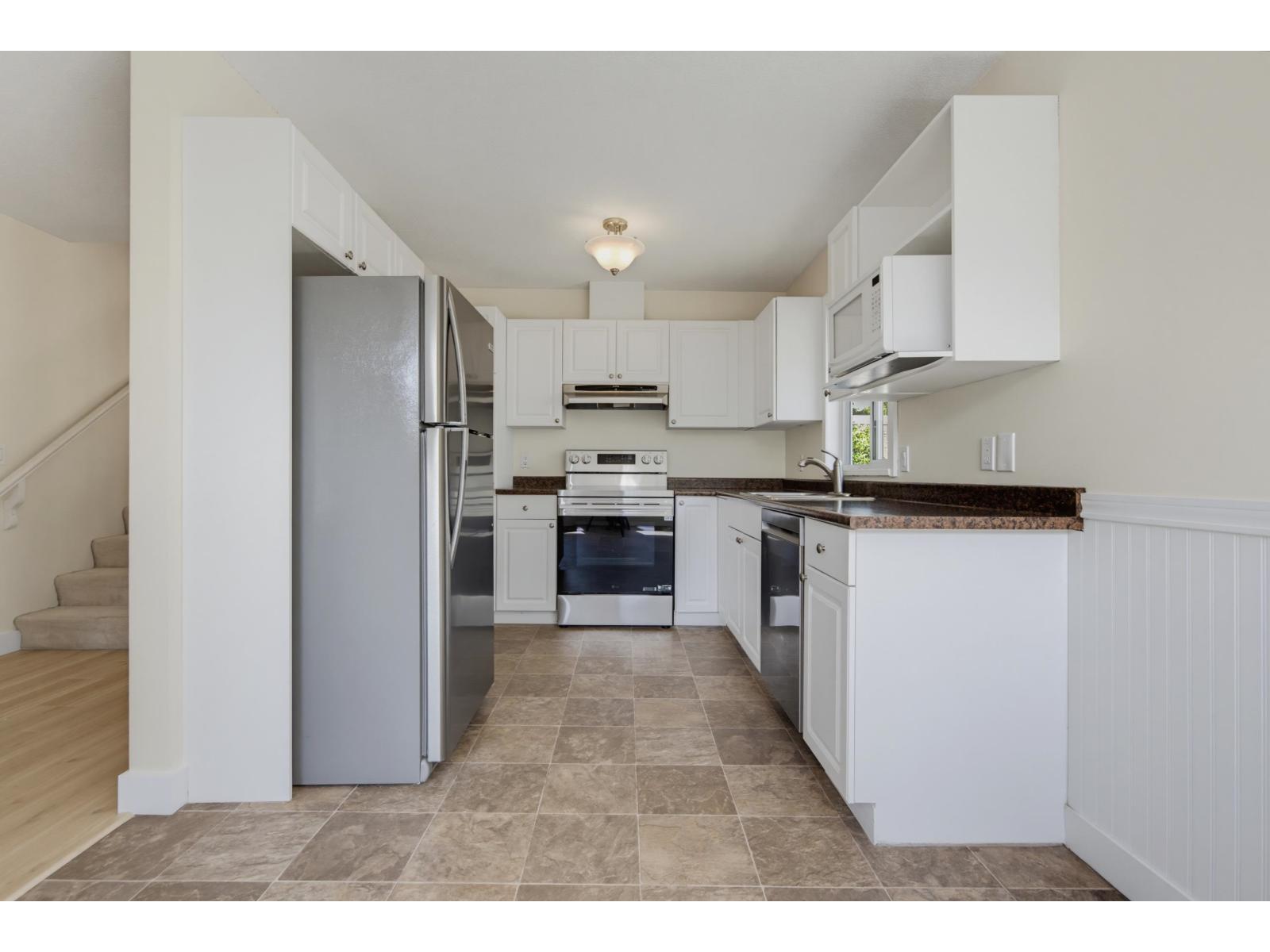 8 21928 48 Avenue Property Photo 7