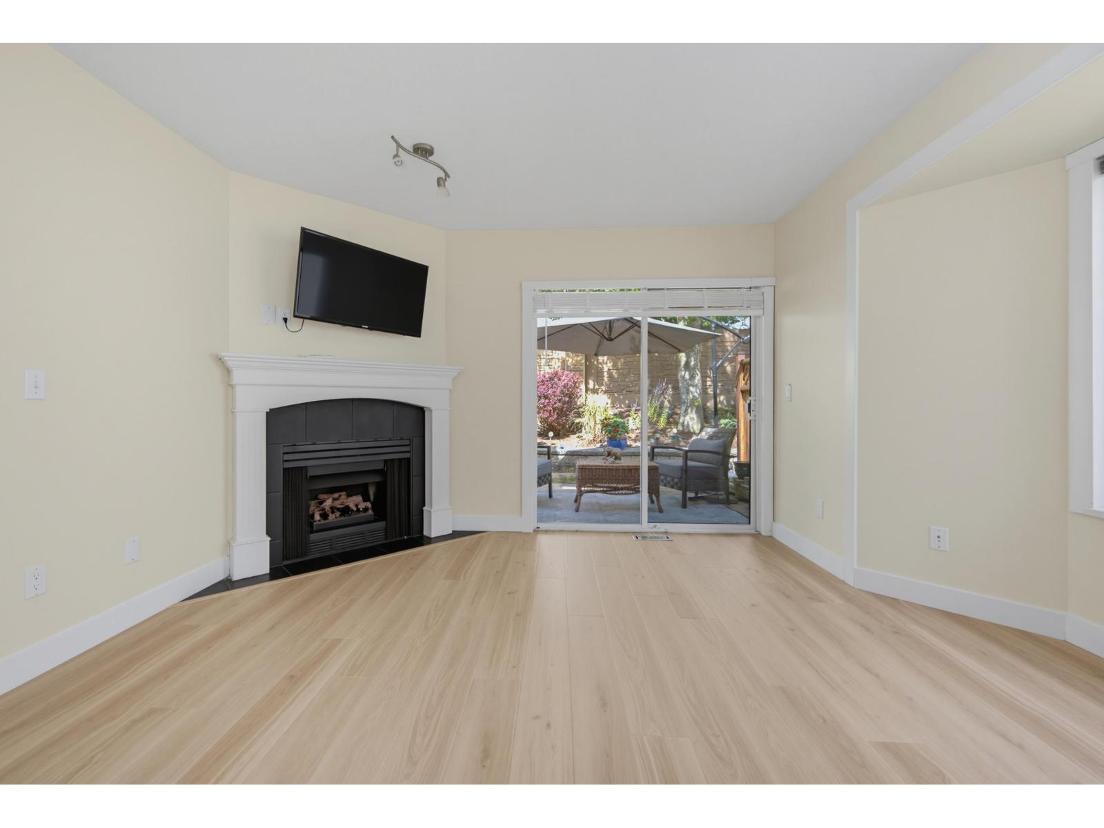 8 21928 48 Avenue Property Photo 12