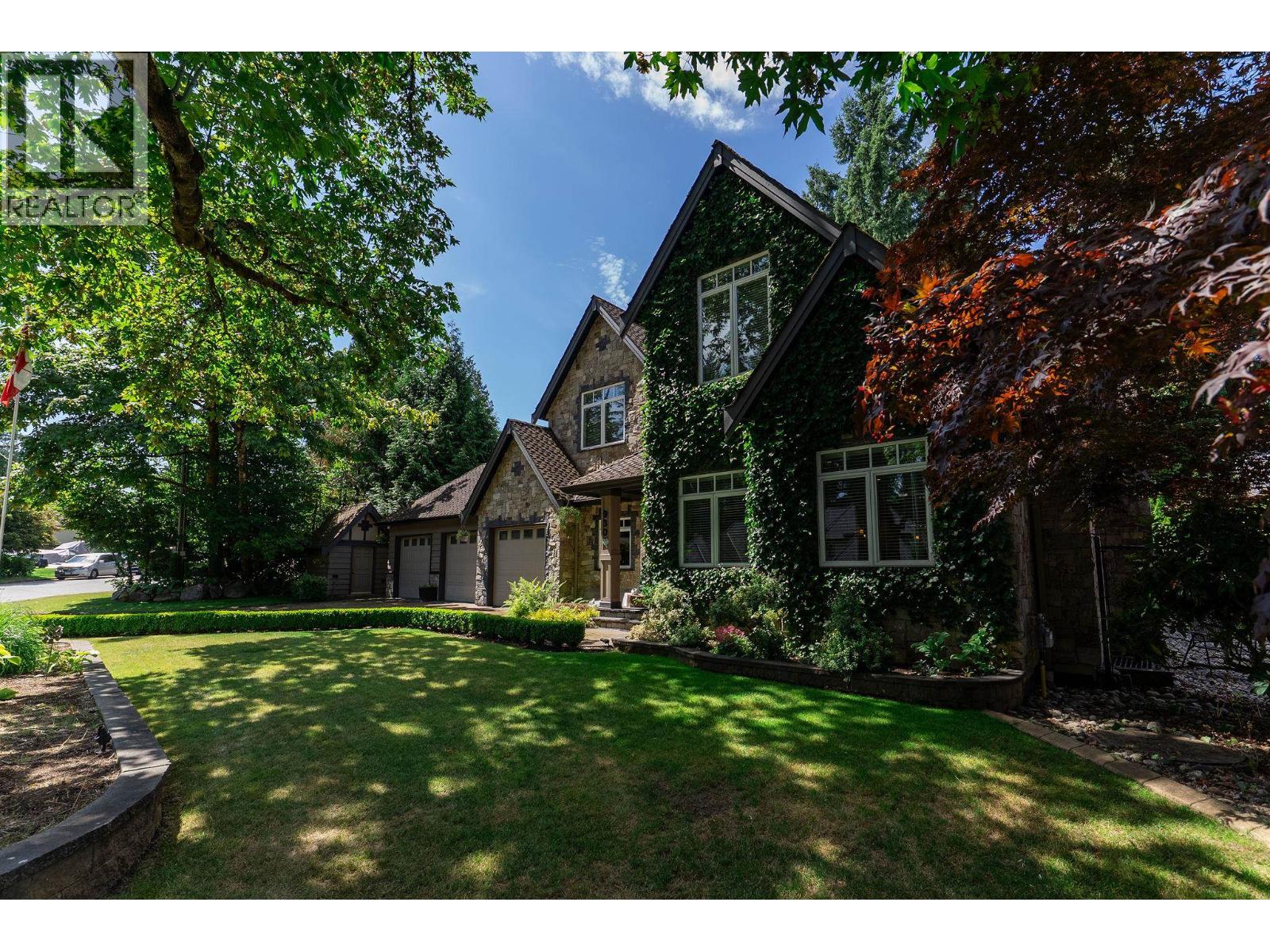 930 Selkirk Crescent Property Photo 3
