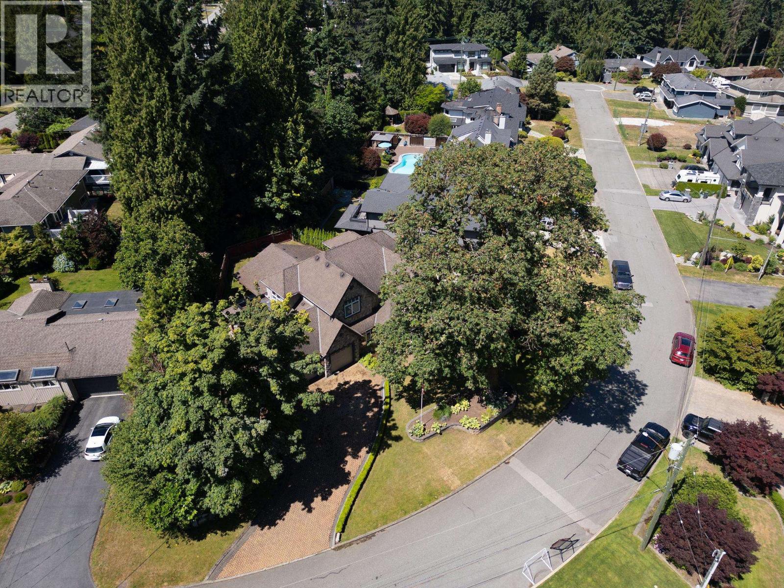 930 Selkirk Crescent Property Photo 38