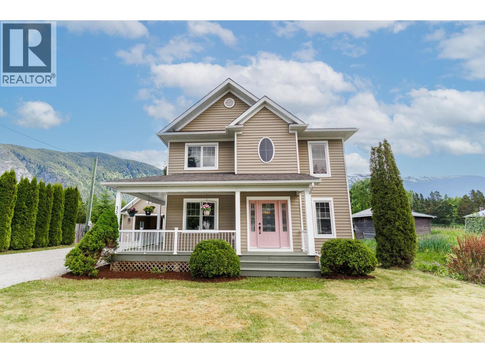 3561 COTTONWOOD CRESCENT