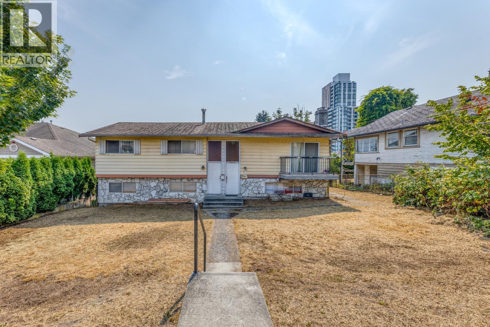 920 HARRIS AVENUE Property Photo 1