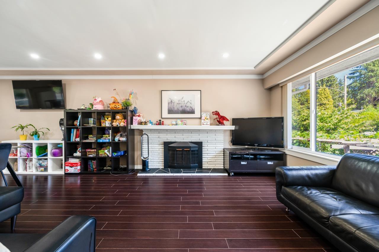 14940 Kew Drive Property Photo 3