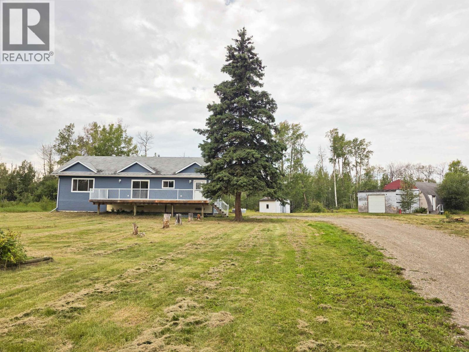 7446 255 Road Property Photo 1