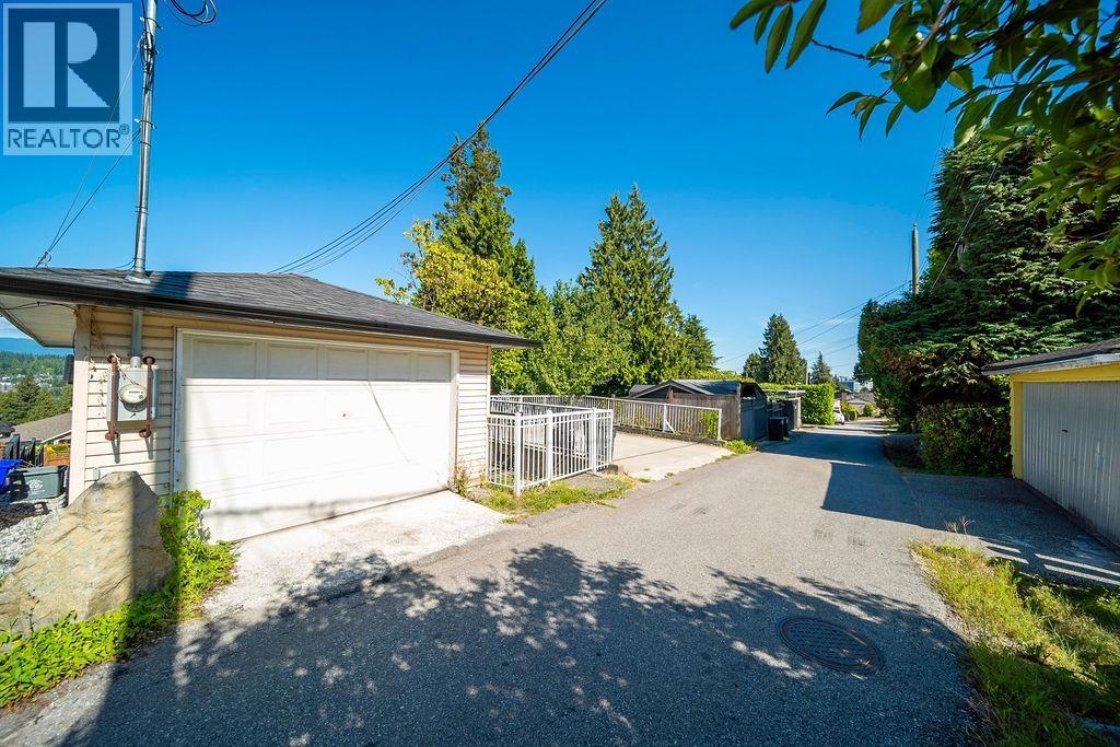 7749 Lee Street Property Photo 8