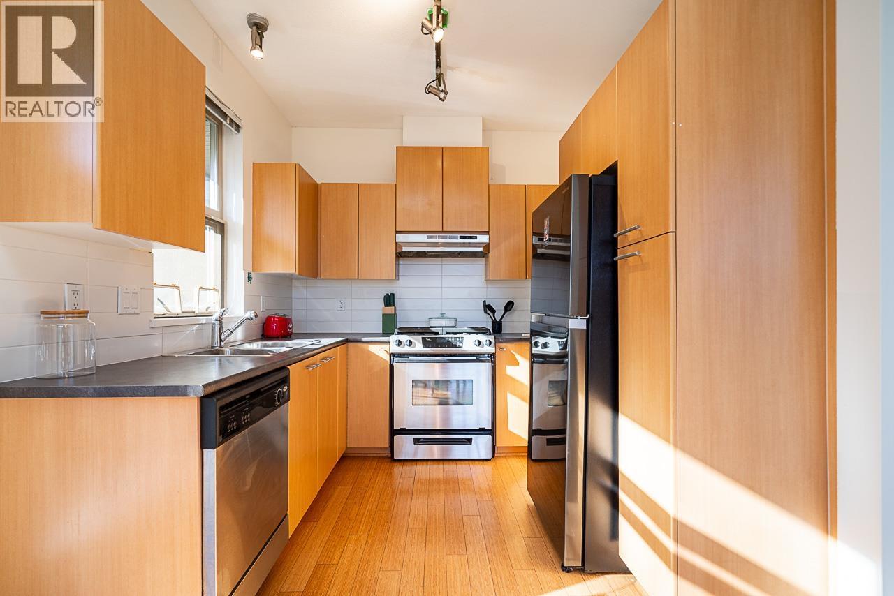 516 9319 University Crescent Property Photo 3