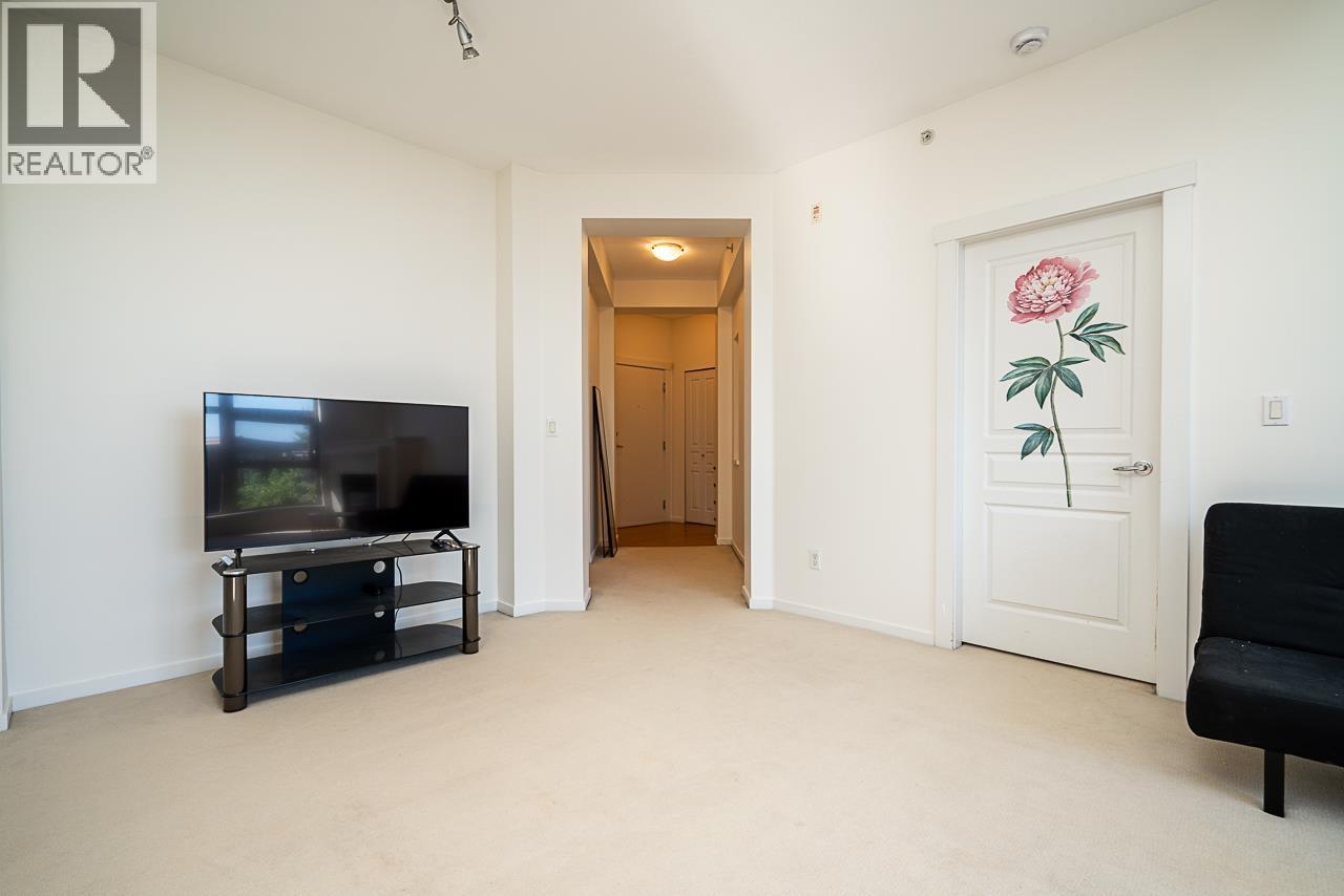 516 9319 University Crescent Property Photo 7