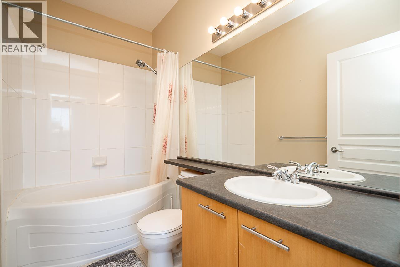 516 9319 University Crescent Property Photo 11