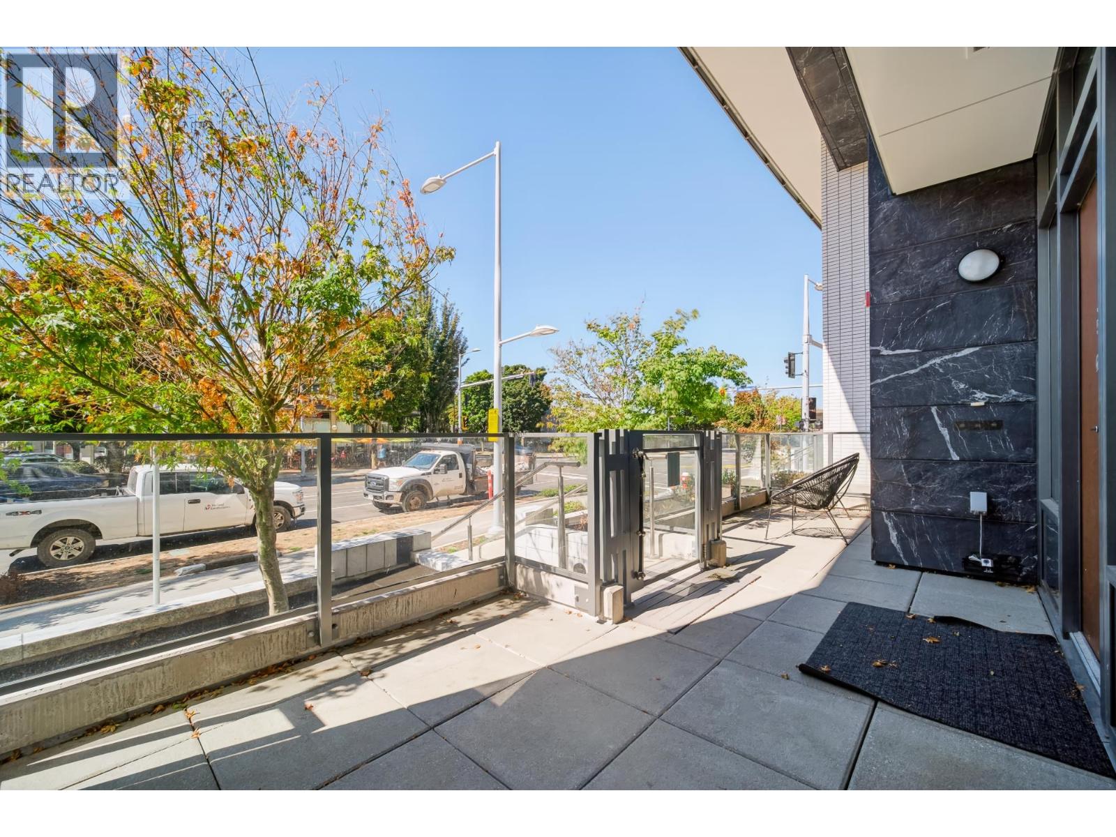 Th-05 8555 Capstan Way Property Photo 2