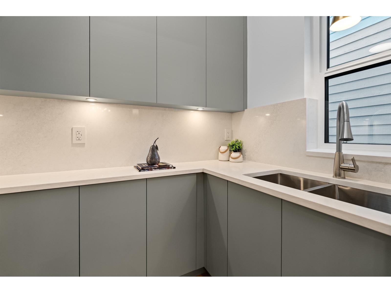 11914 78b Avenue Property Photo 12
