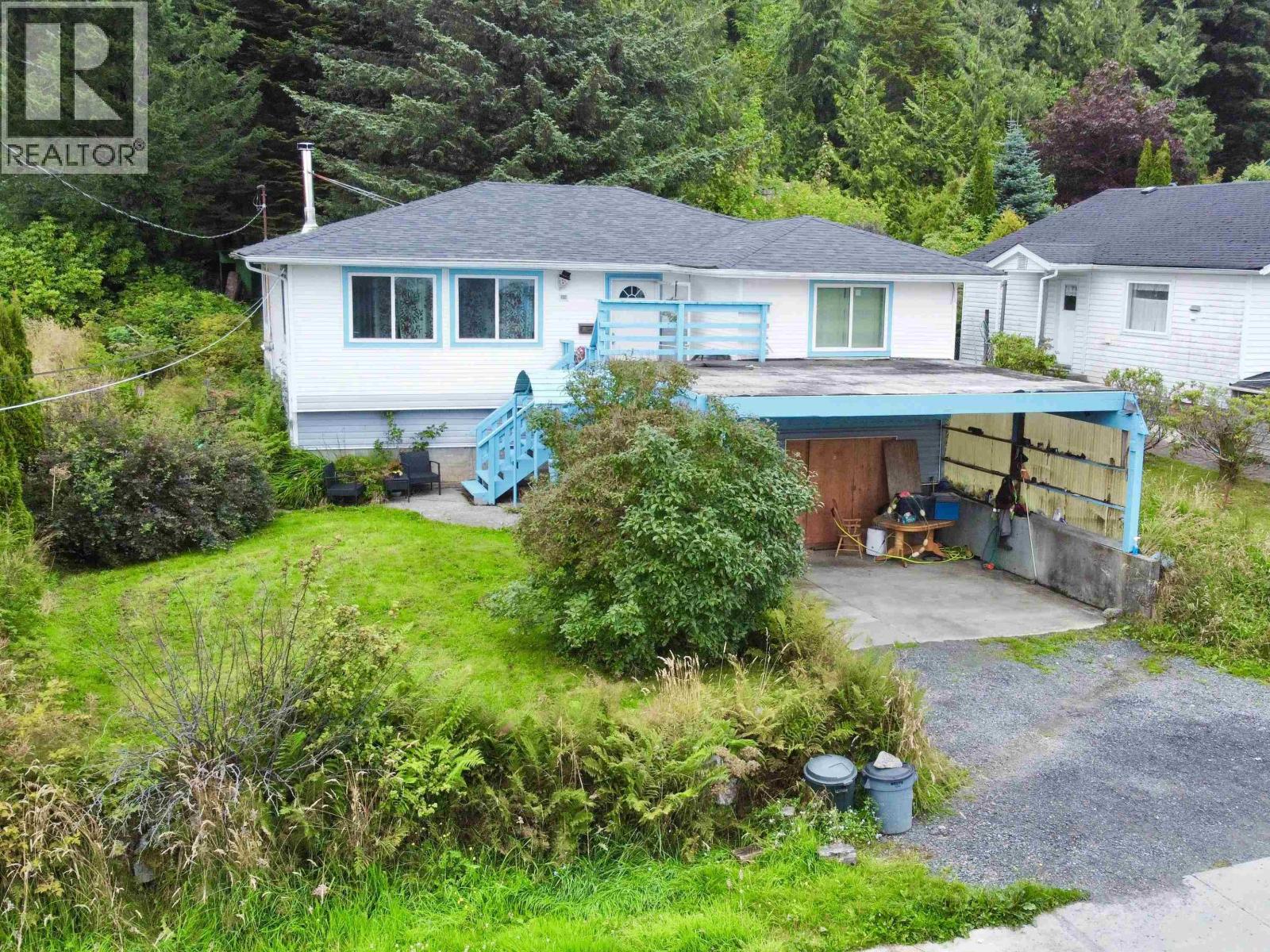 743 Evergreen Drive Property Photo 1