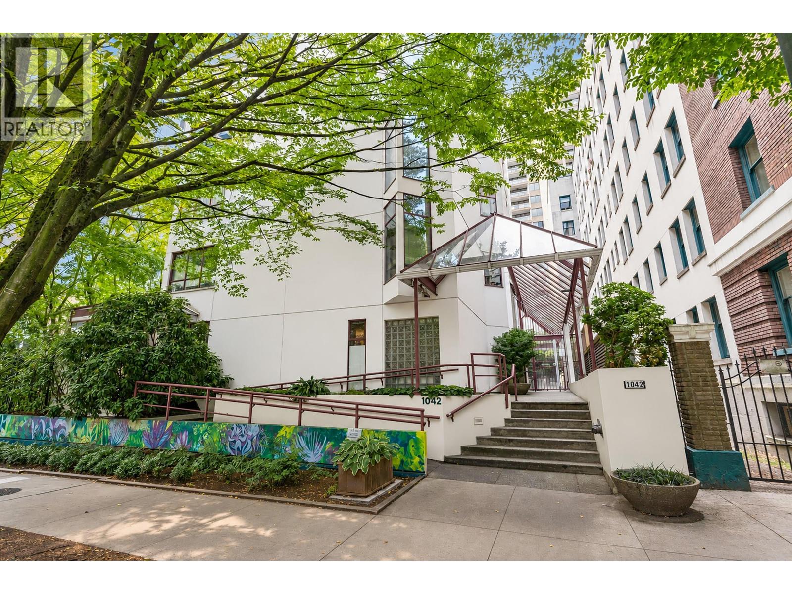 602 1042 Nelson Street Property Photo 1