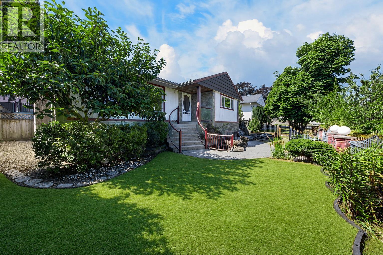 4116 Gilpin Crescent Property Photo 1